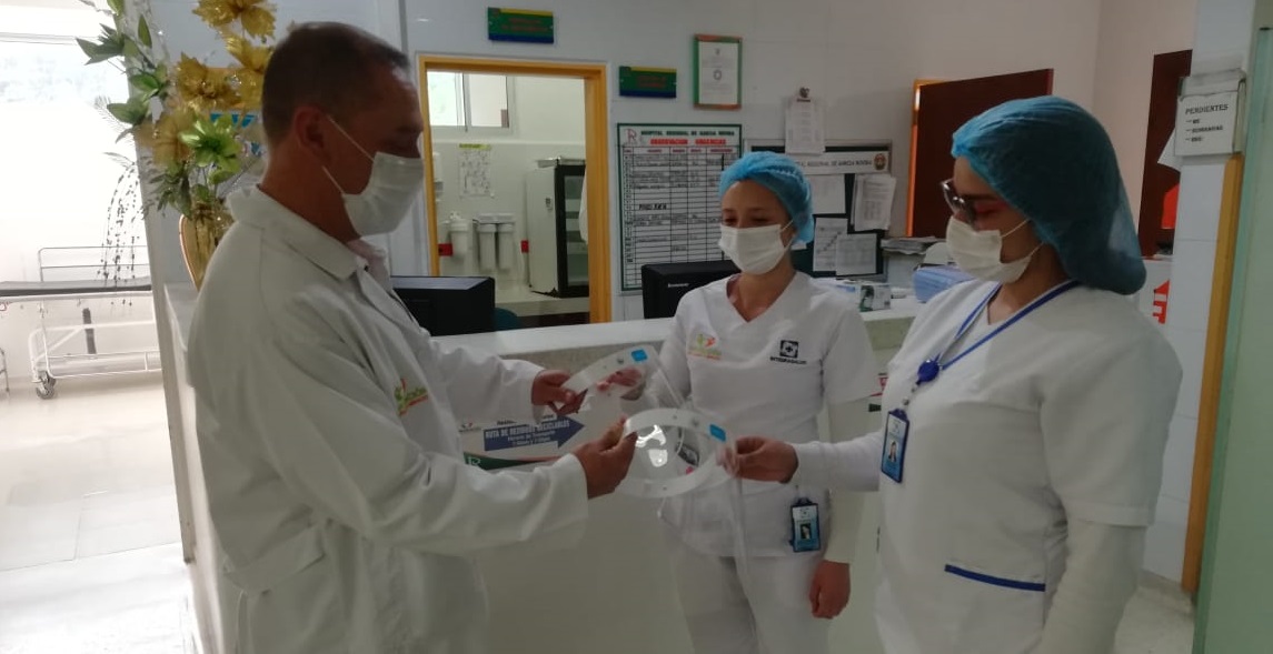Más de 1.400 caretas de protección fueron donadas al personal de salud de Santander