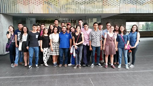 Estudiantes del programa Bucaramanga Bilingüe visitaron el call center Atento