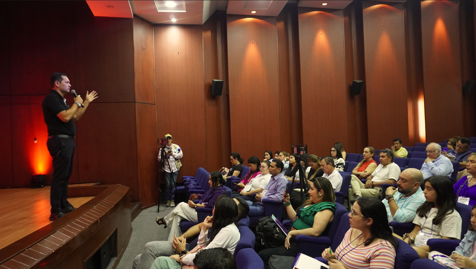  Más 800 empresarios celebraron el Día Internacional de las MiPymes en la Cámara de Comercio de Bucaramanga