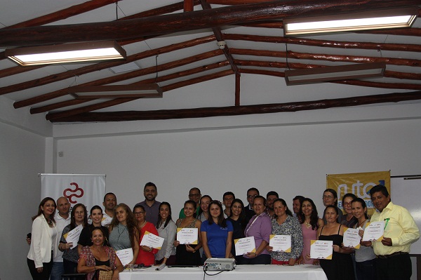 54 empresarios de Barbosa y Socorro finalizaron con éxito el proyecto Ruta Emprendedora
