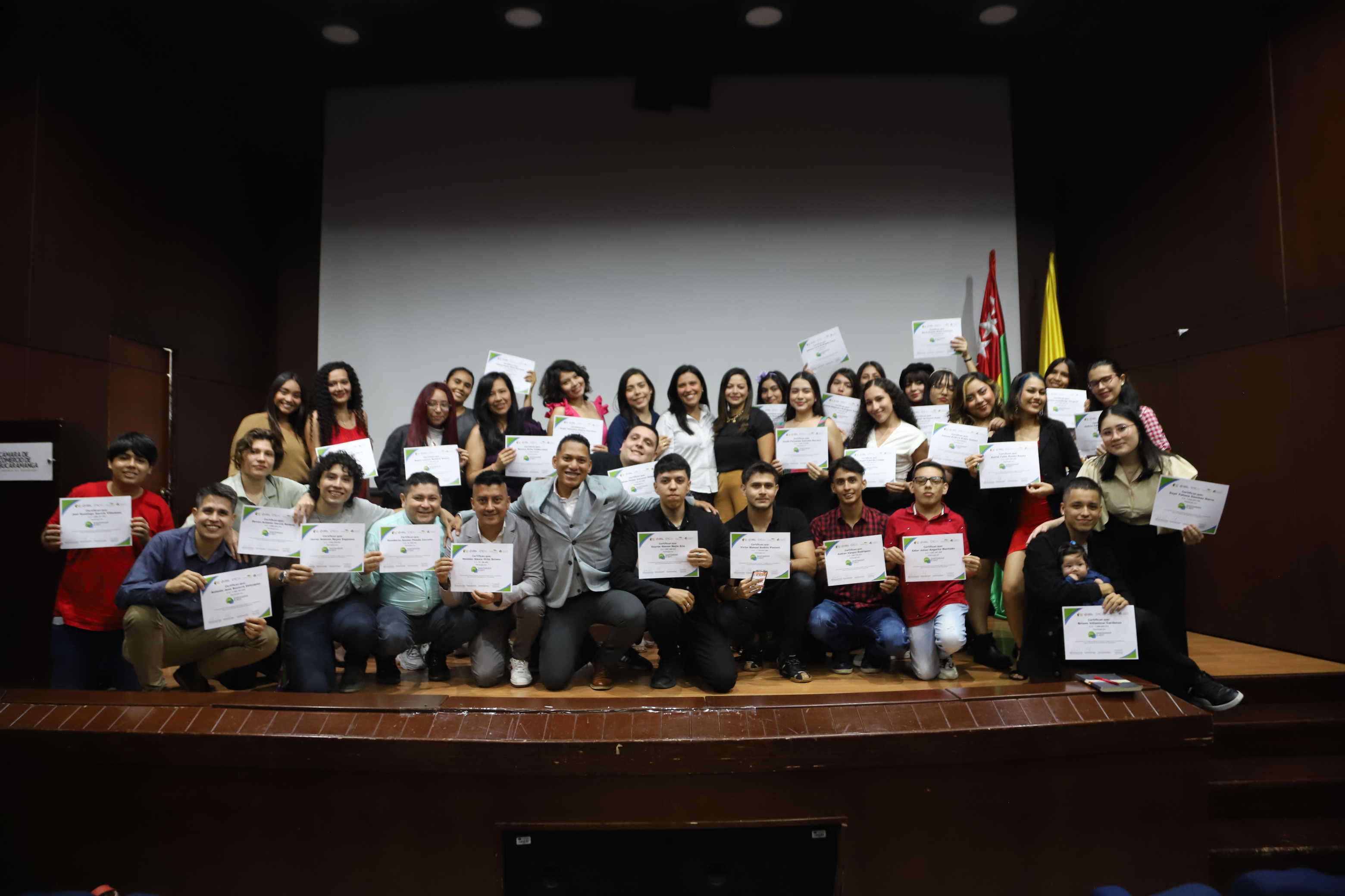 Con la iniciativa Santander O-KEY, 58 jóvenes se preparan para emplearse en el sector BPO del territorio